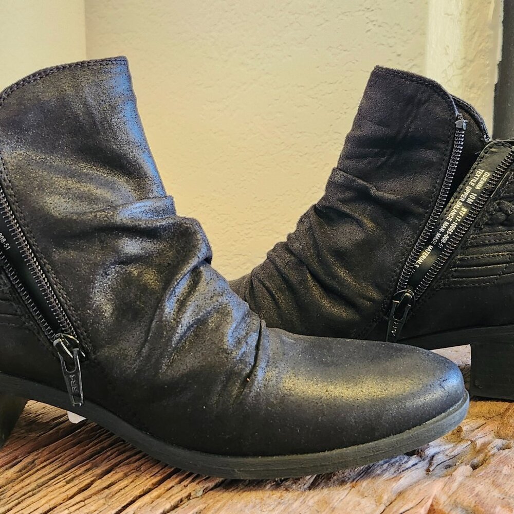 BareTraps Black Sazzie Bootie / Ankle Boot - size 10M